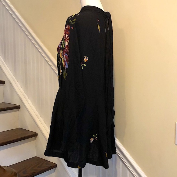 FREE PEOPLE Boho Chic Long Sleeve Black Floral MIni Dress Sz Medium NWT - Picture 3 of 6